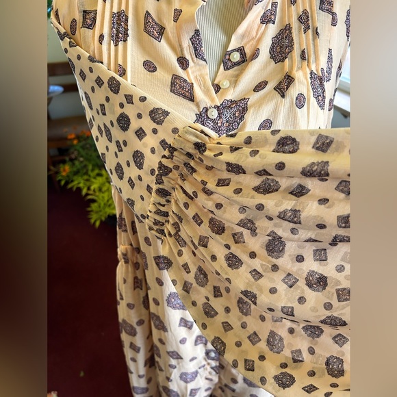 Free People Oversized Button Up Sheer top with layers Ruffled in and Under top - Picture 2 of 12